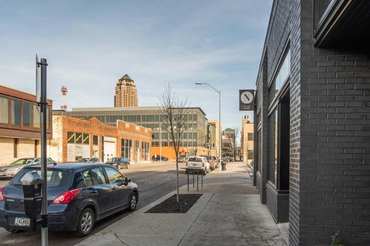 Frontdesk Confluence On 3Rd Apt Downtown Riverwalk Trails Des Moines Exterior foto